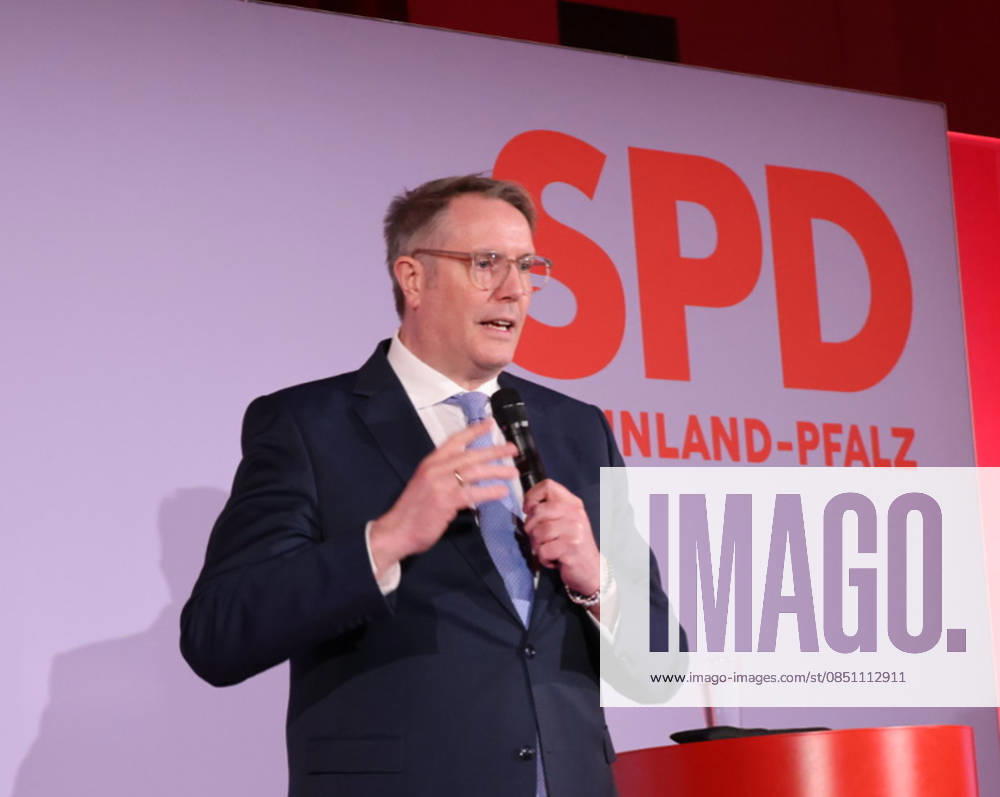 Ministerpraesident Alexander Schweitzer SPD 18.03.2026, Germany, Rheinland-Pfalz, Hoehr-Grenzhausen,Westerwald, SPD Wahlkampf, Alexander Schweitzer, Wahlkampfmittel, Bühne, Endspurt Hoehr Grenzhausen Rheinland Pfalz Germany