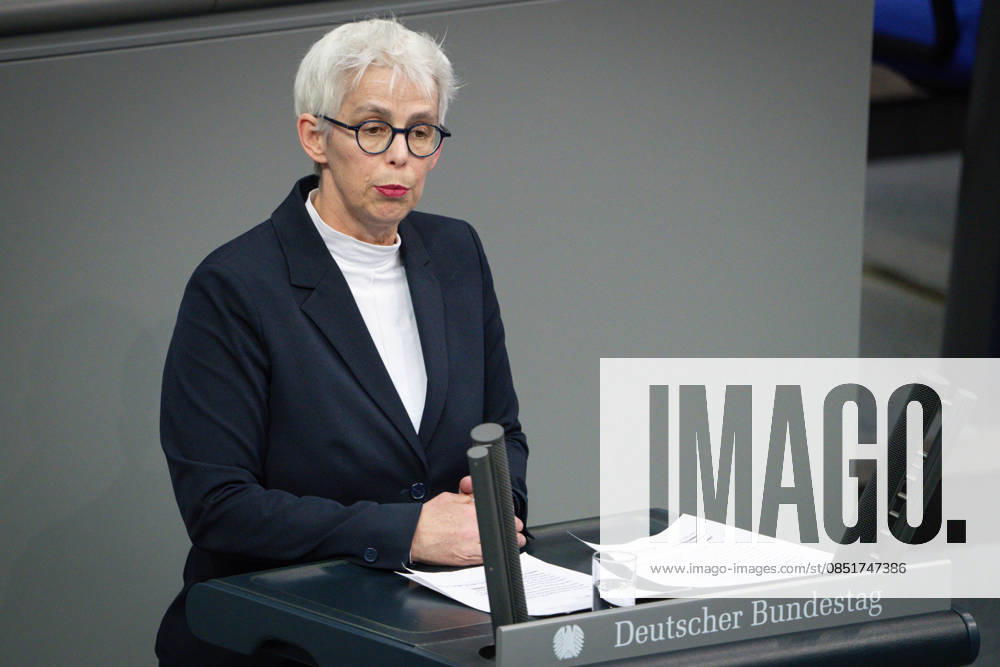 Deutscher Bundestag, 67. Plenarsitzung Ulle Schauws (Gruene) im Portrait bei seiner Rede zum Tagesordnungspunkt Aktuelle Stunde: Gewalt gegen Frauen und Maedchen bei der 67. Sitzung des Deutschen Bundestag in Berlin, 25.03.2026 Berlin Berlin Deutschland