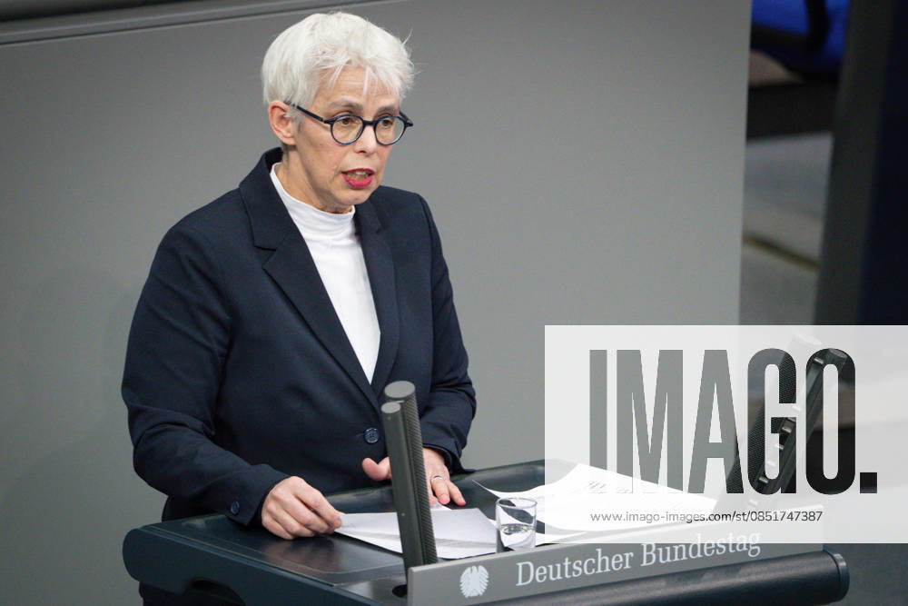 Deutscher Bundestag, 67. Plenarsitzung Ulle Schauws (Gruene) im Portrait bei seiner Rede zum Tagesordnungspunkt Aktuelle Stunde: Gewalt gegen Frauen und Maedchen bei der 67. Sitzung des Deutschen Bundestag in Berlin, 25.03.2026 Berlin Berlin Deutschland
