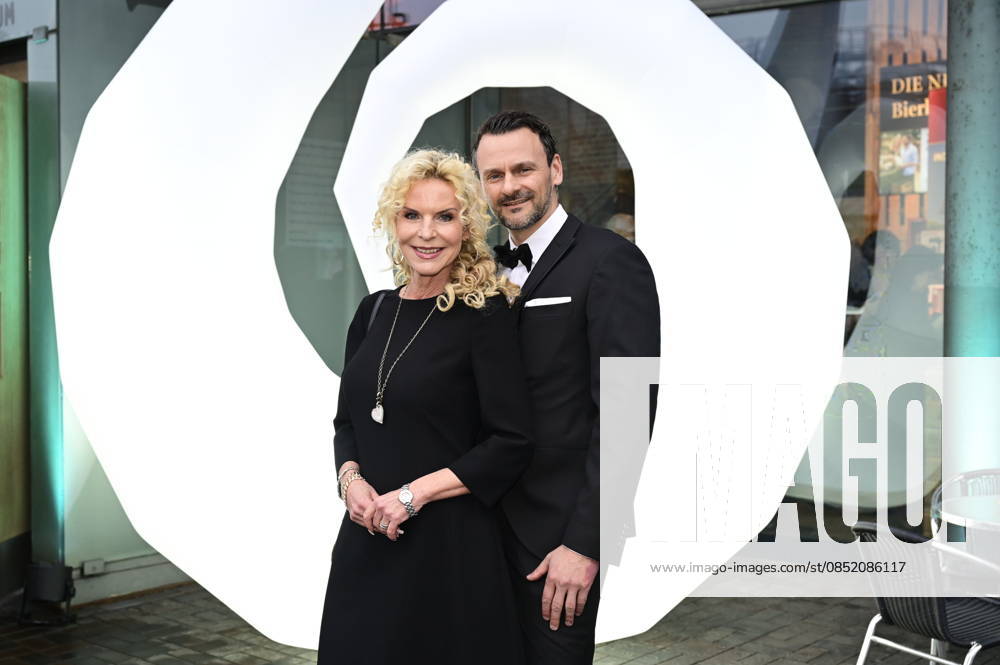Victoria Herrmann mit Ehemann David Böthig bei der 9. Windflüchter Charity Gala 2026 zu Gunsten der Stiftung Betroffen˜ im Störtebeker Brauquartier. Stralsund