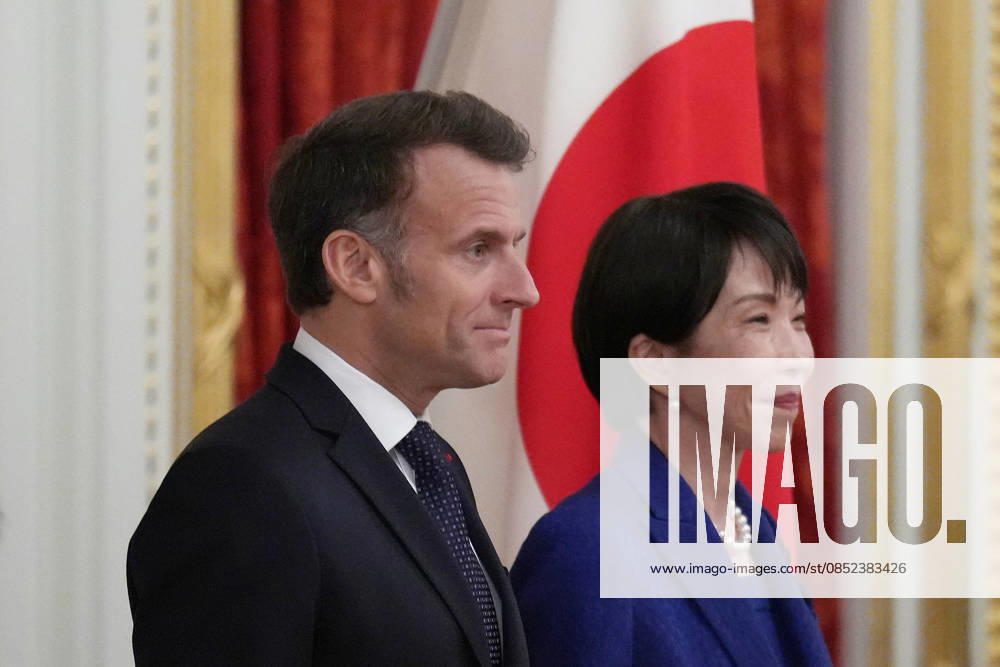 French President Emmanuel Macron in Tokyo TOKYO, JAPAN - APRIL 01: (---- - MANDATORY CREDIT - HIRO KOMAE AP PHOTO POOL - NO MARKETING NO ADVERTISING CAMPAIGNS - DISTRIBUTED AS A SERVICE TO CLIENTS----) Japanese Prime Minister Sanae Takaichi (R) and French President Emmanuel Macron (L) attend a welcoming ceremony at the Akasaka Palace State Guest House on April 01, 2026 in Tokyo, Japon. AP Photo Hiro Komae Pool Anadolu Tokyo Japan. Editorial use only. Please get in touch for any other usage.