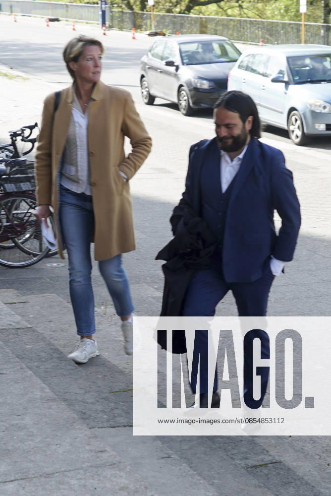 CNTV BLOCK- Christina Block Unternehmerin mit ihren Verteidiger Ingo Bott am 27.04.2026 in Hamburg Die Angeklagten und Verteidiger kommen wie immer zu Fuss auf der Strasse zum 46.Verhandlungstag beim Prozess wegen mutmasslicher Kindesentfuehrung im Landgericht Hamburg Strafjustizgebaeude Entfuehrungsfall der Block Kinder Hamburg Deutschland