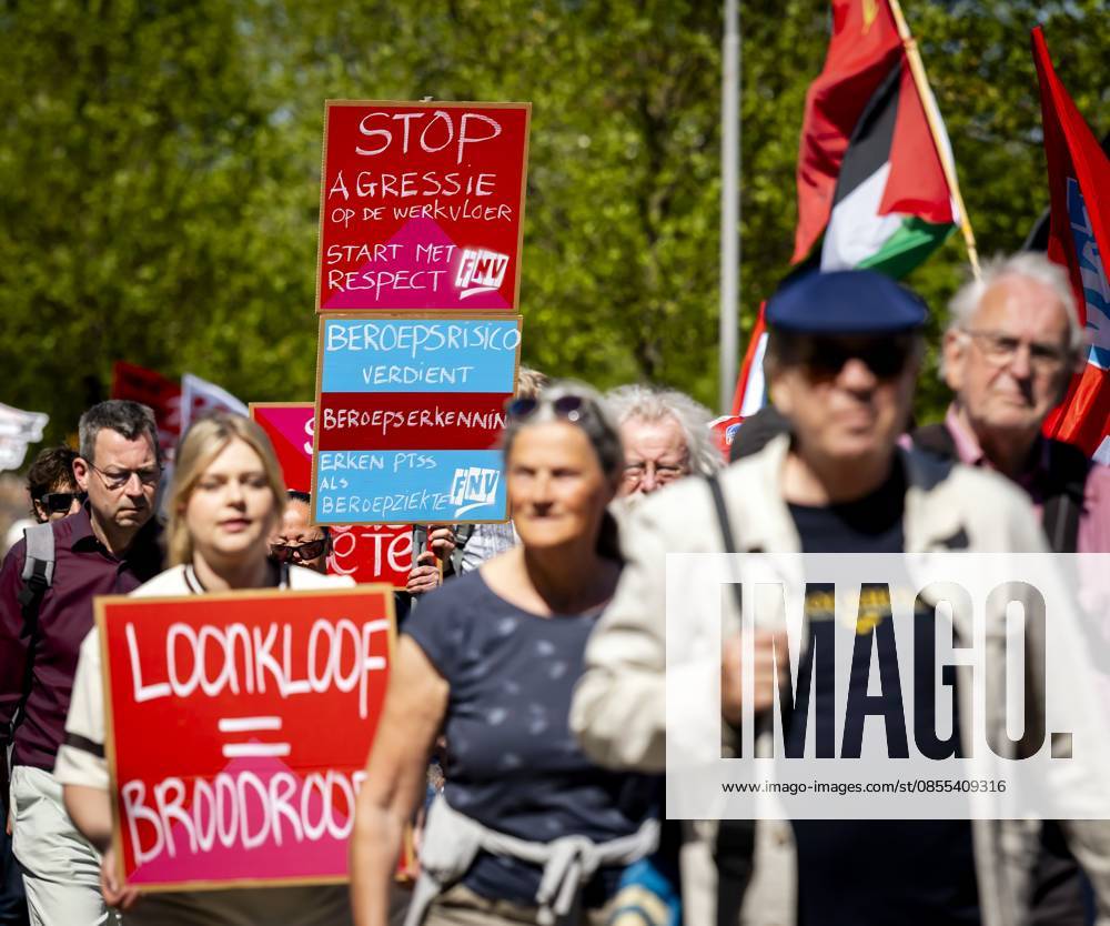 AMSTERDAM - Demonstrators during an FNV march against the coalition agreement on Labour Day. The union believes that Europe is scaling back legislation and regulations that protect workers too much. SEM VAN DER WAL ANP netherlands out - belgium out