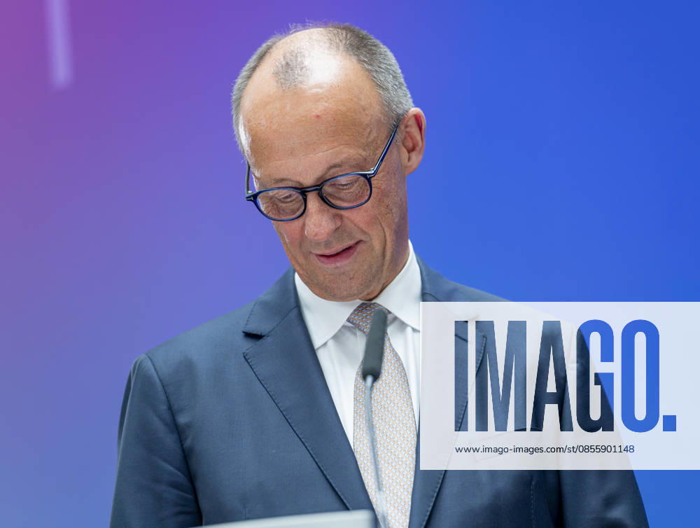 Friedrich Merz EUR, Deutschland, Berlin, 07.05.2026: Grußwort des Bundeskanzler Friedrich Merz (CDU) auf der Festveranstaltung des Bundesministeriums für Digitales und Staatsmodernisierung anlässlich des einjährigen Bestehen. In Anwesenheit von Karsten Wildberger (CDU), Bundesminister für Digitalisierung und Staatsmodernisierung. Gemeinsamer Besuch der Aussteller.
