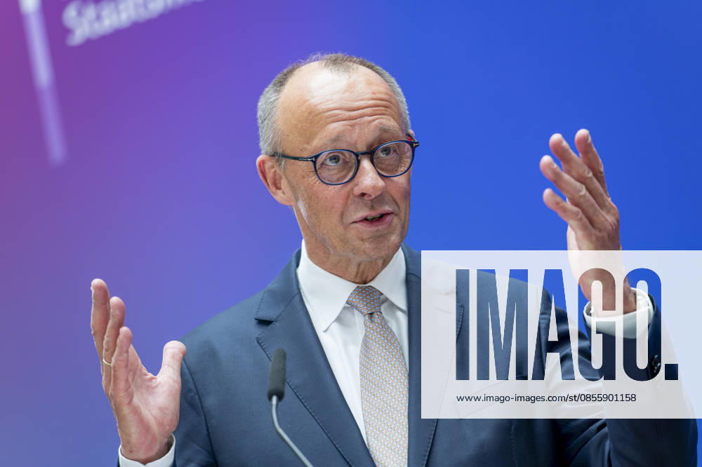 Friedrich Merz EUR, Deutschland, Berlin, 07.05.2026: Grußwort des Bundeskanzler Friedrich Merz (CDU) auf der Festveranstaltung des Bundesministeriums für Digitales und Staatsmodernisierung anlässlich des einjährigen Bestehen. In Anwesenheit von Karsten Wildberger (CDU), Bundesminister für Digitalisierung und Staatsmodernisierung. Gemeinsamer Besuch der Aussteller.