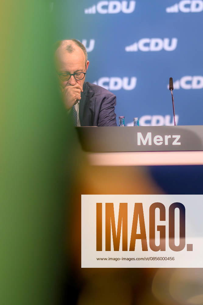 Friedrich Merz (CDU). 20.02.2026, Bundeskanzler Friedrich Merz während des Parteitags. Der 38. Parteitag der CDU Deutschlands findet am 20. und 21. Februar 2026 in der Messe Stuttgart statt. Auf der Tagesordnung steht mit der Wahl des Bundesvorstands die personelle Ausrichtung der Union. Ebenso die inhaltliche Positionierung der Christdemokraten. Stuttgart Baden-Württemberg Deutschland