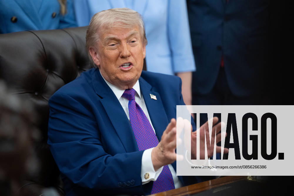 President Donald Trump gives remarks during an event promoting maternal healthcare in the Oval Office of the White House in Washington, DC. on Monday, May 11, 2026. President Trump is meeting with healthcare workers as his administration launches Moms.gov to highlight resources for unexpected pregnancies. WAX20260511215 AaronxSchwartz