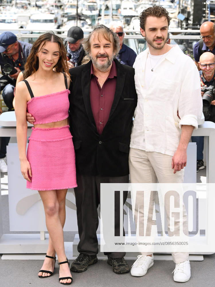 IPA84595758 - Cannes, 79th Cannes Film Festival 2026, Photocall Palma doro donore a Peter Jackson Nella foto: Peter Jackson con i figli Katie Jackson e Billy Jackson