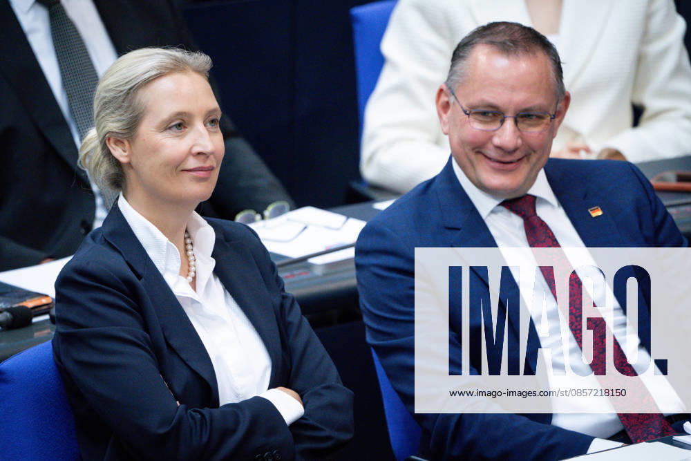 Deutscher Bundestag, 80. Plenarsitzung Alice Weidel (AfD) gemeinsam mit Tino Chrupalla (AfD) im Plenum bei der 80. Sitzung des Deutschen Bundestag in Berlin, 21.05.2026 Berlin Berlin Deutschland