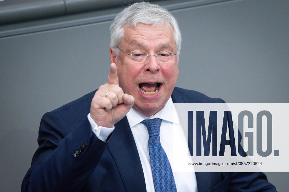 Deutscher Bundestag, 80. Plenarsitzung Juergen Hardt (CDU) im Portrait bei seiner Rede zum Tagesordnungspunkt Einsetzung eines UA: Angriff auf die Nordstream-Pipelines bei der 80. Sitzung des Deutschen Bundestag in Berlin, 21.05.2026 Berlin Berlin Deutschland
