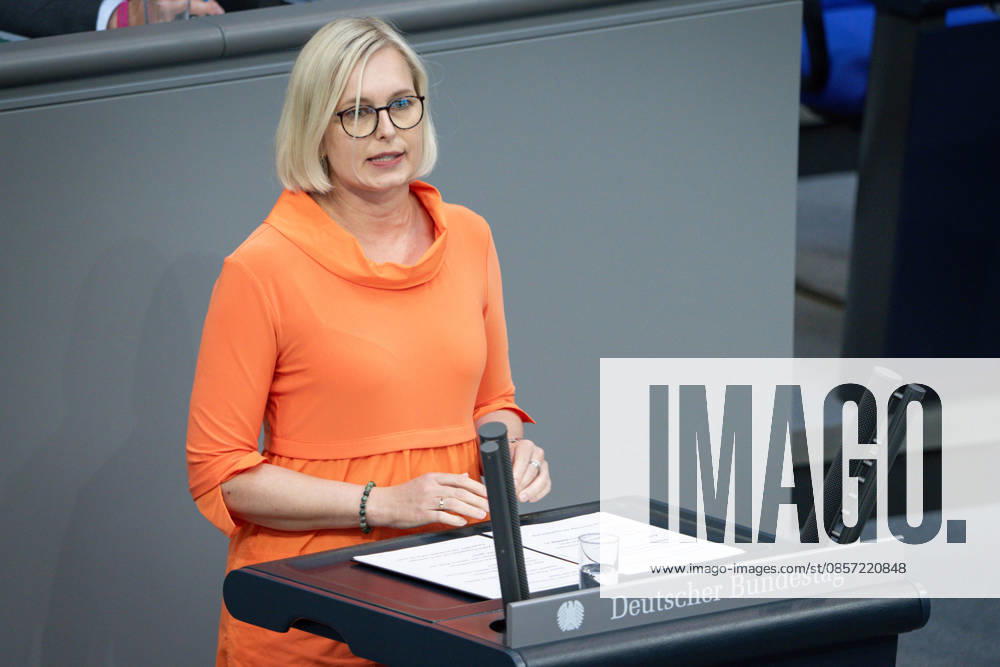 Deutscher Bundestag, 80. Plenarsitzung Dr. Christiane Schenderlein Staatsministerin fuer Sport und Ehrenamt im Portrait bei Rede zum Tagesordnungspunkt Zusammenhalt durch Engagement - Ehrenamt bei der 80. Sitzung des Deutschen Bundestag in Berlin, 21.05.2026 Berlin Berlin Deutschland