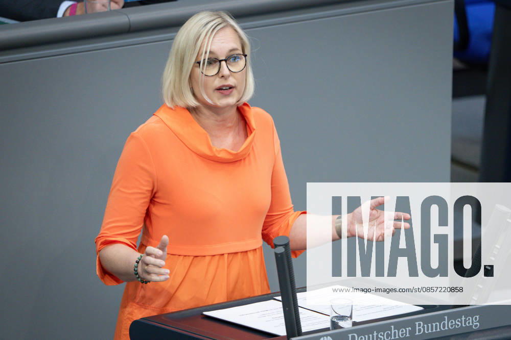 Deutscher Bundestag, 80. Plenarsitzung Dr. Christiane Schenderlein Staatsministerin fuer Sport und Ehrenamt im Portrait bei Rede zum Tagesordnungspunkt Zusammenhalt durch Engagement - Ehrenamt bei der 80. Sitzung des Deutschen Bundestag in Berlin, 21.05.2026 Berlin Berlin Deutschland