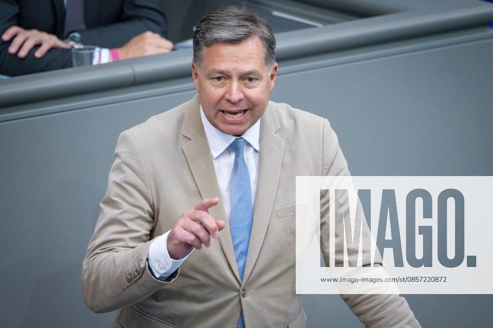 Deutscher Bundestag, 80. Plenarsitzung Stephan Mayer (CSU) im Portrait bei seiner Rede zum Tagesordnungspunkt Zusammenhalt durch Engagement - Ehrenamt bei der 80. Sitzung des Deutschen Bundestag in Berlin, 21.05.2026 Berlin Berlin Deutschland