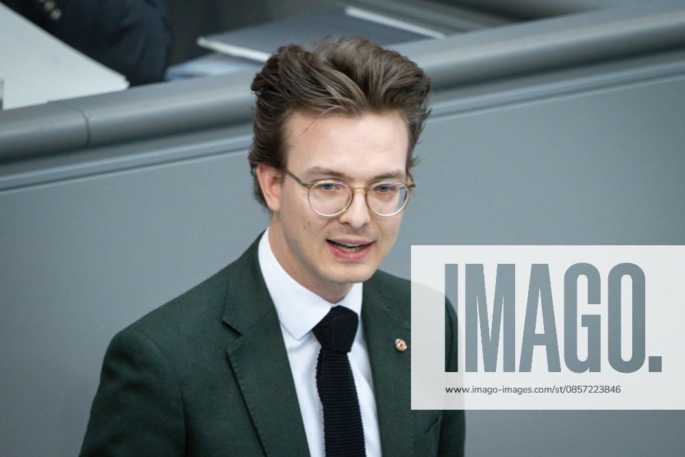 Deutscher Bundestag, 80. Plenarsitzung Leon Eckert (Gruene) im Portrait bei seiner Rede zum Tagesordnungspunkt Zusammenhalt durch Engagement - Ehrenamt bei der 80. Sitzung des Deutschen Bundestag in Berlin, 21.05.2026 Berlin Berlin Deutschland