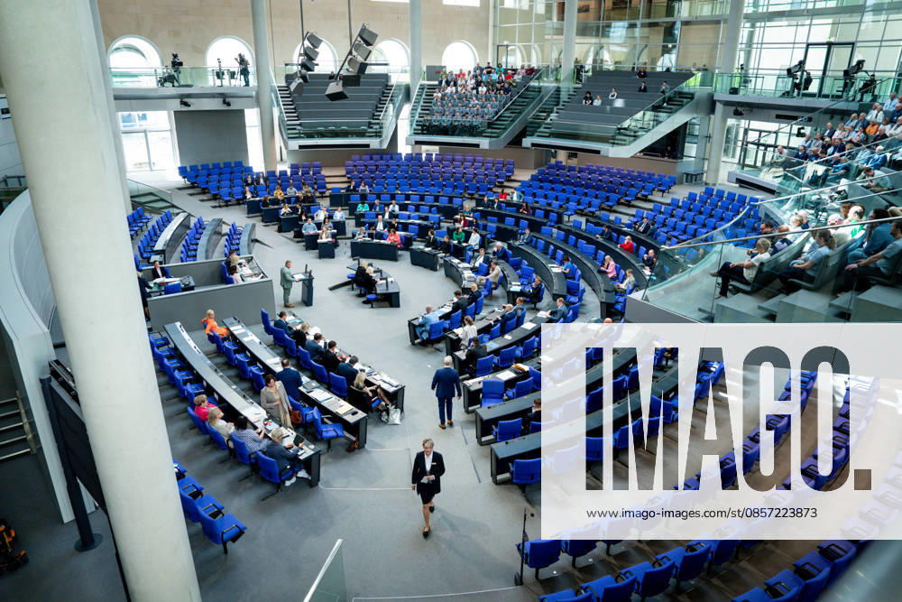 Deutscher Bundestag, 80. Plenarsitzung Symbolbild Plenarsaal bei der 80. Sitzung des Deutschen Bundestag in Berlin Berlin Berlin Deutschland