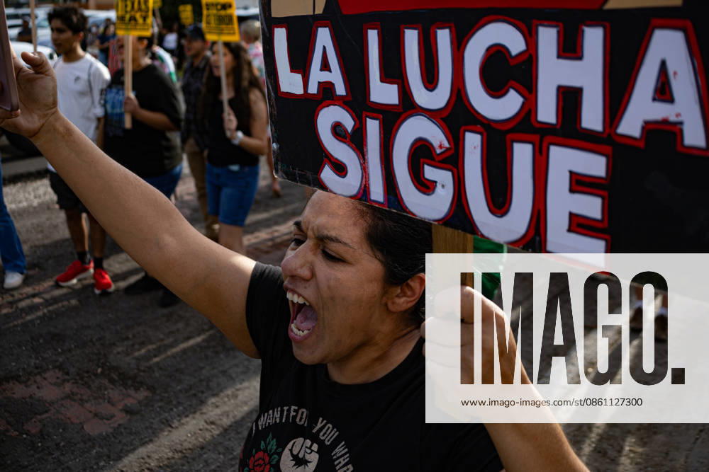 A person takes part in a protest against immigration policies in Houston, USA, 08 July 2026. Protests in Houston Following the Death of a Mexican Immigrant During an ICE Raid !ACHTUNG: NUR REDAKTIONELLE NUTZUNG!