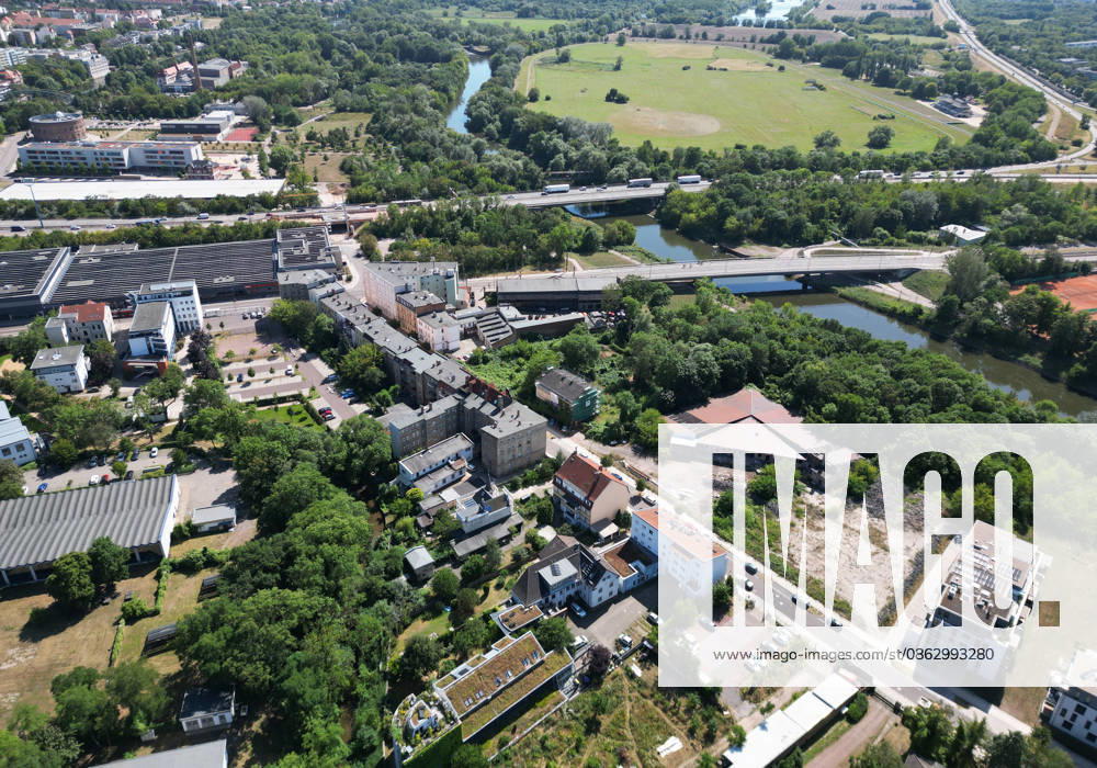 Halle Saale Halle (Saale) Halle Saale Sachsen-Anhalt Ansicht Stadtansicht Sachsen Anhalt Ansicht Blick auf Elisabethbrücke , Magistrale , Pferderennbahn ï¿½