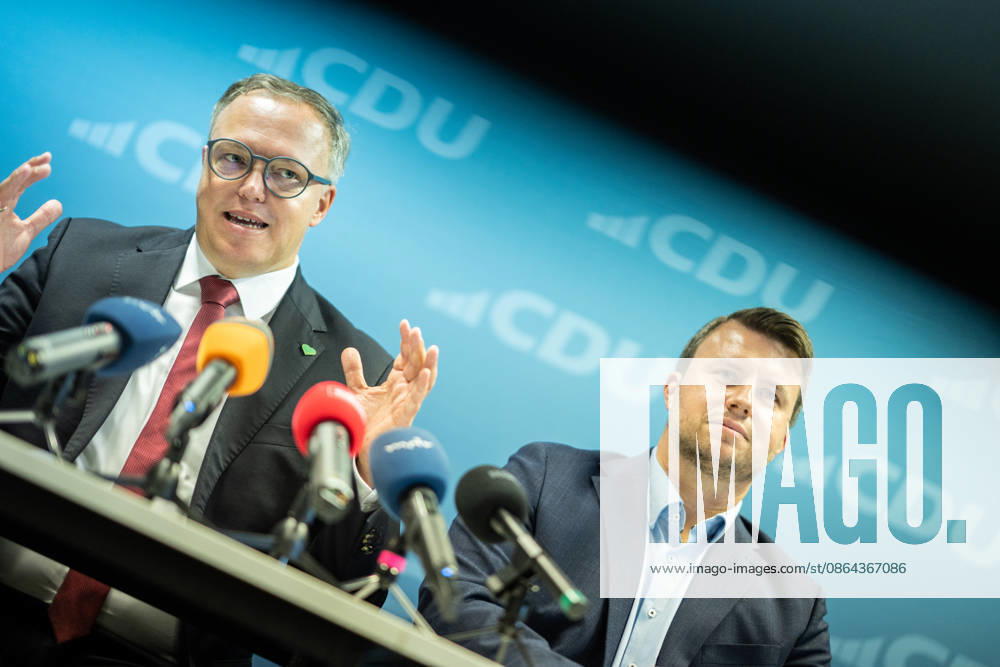 Mario Voigt, Ministerpräsident Thüringen, mit Niklas Waßmann, Generalsekretär CDU-Thüringen;Pressekonferenz des Ministerpräsidenten von Thüringen in der Landesgeschäftsstelle der CDU, Erfurt Thüringen Deutschland Landesgeschäftsstelle CDU Thür