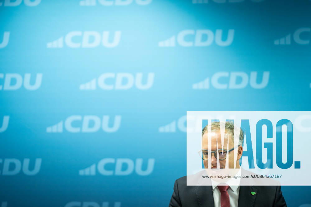 Mario Voigt, Ministerpräsident Thüringen, gibt in der CDU-Landesgeschäftsstelle eine Pressekonferenz;Pressekonferenz des Ministerpräsidenten von Thüringen in der Landesgeschäftsstelle der CDU, Erfurt Thüringen Deutschland Landesgeschäftsstelle CDU Thür
