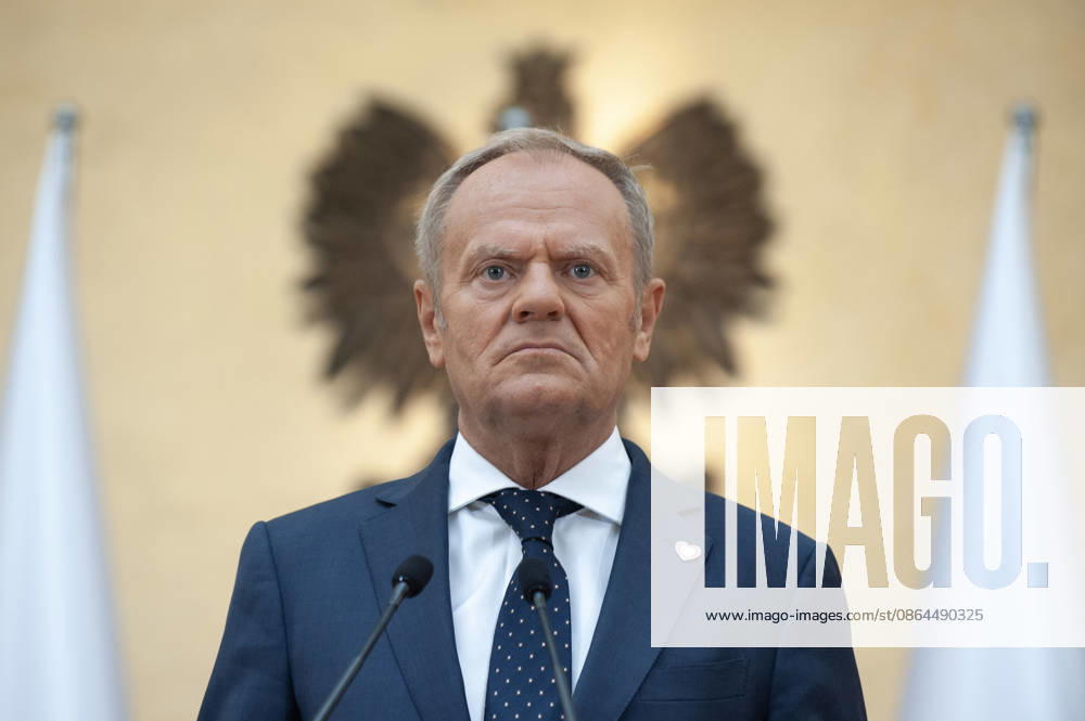 WARSZAWA KONFERENCJA W KPRM August 19, 2026, Warsaw Conference at the Chancellery of the Prime Minister Press conference by Polish Prime Minister Donald Tusk and Finance Minister Andrzej Domanski N Z PREMIER DONALD TUSK FOT GRZEGORZ KRZYZEWSKI FOTONEWS NEWSPIX.PL --- Newspix.pl 20260819FNGK009