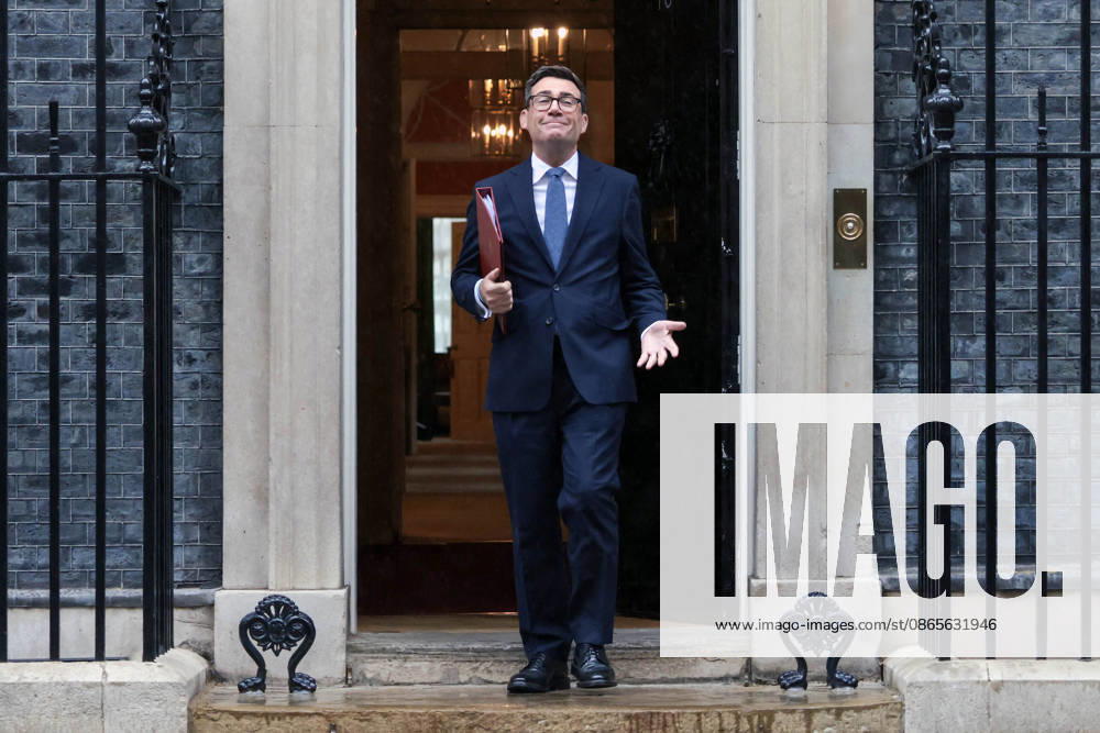 . 02 09 2026. London, United Kingdom. Prime Minister Andy Burnham Leaving For PMQs. Prime Minister Andy Burnham departs No10 Downing Street for PMQs at the House of Commons. xMartynxWheatleyx xi-Imagesx IIM-26977-0009