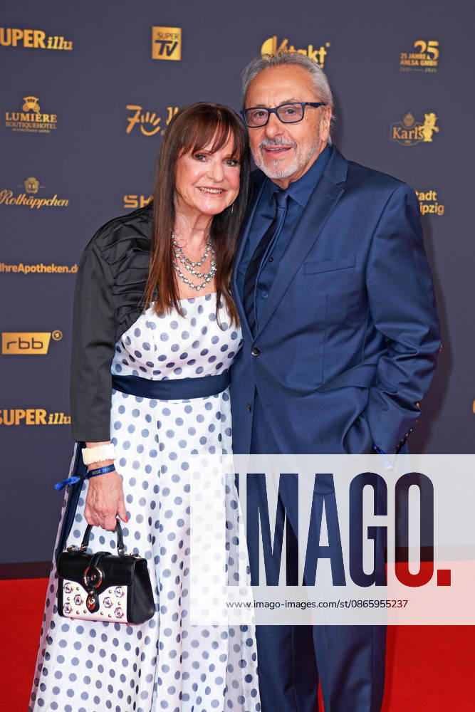 Wolfgang Stumph mit Ehefrau Christine Stumph - *Roter Teppich* VERLEIHUNG GOLDENE HENNE 2026 in der Messe Leipzig am 04.09.2026