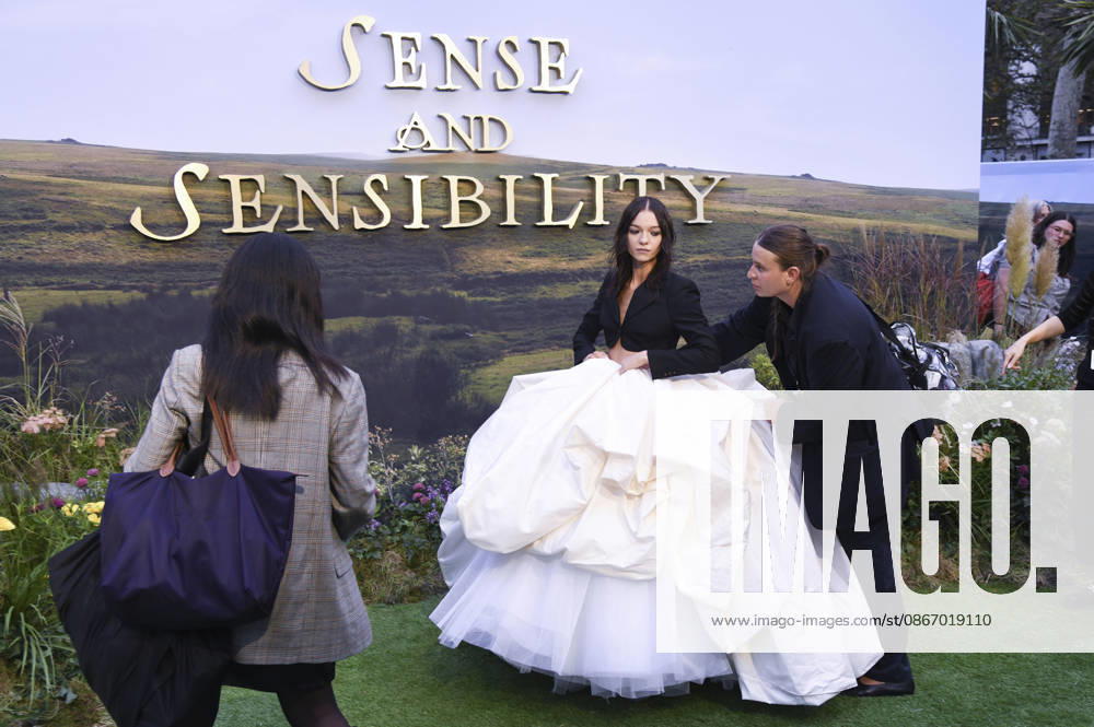 Esme Creed-Miles bei der Premiere des Kinofilms Sense and Sensibility Sinn und Sinnlichkeit im Odeon Luxe Leicester Square. London
