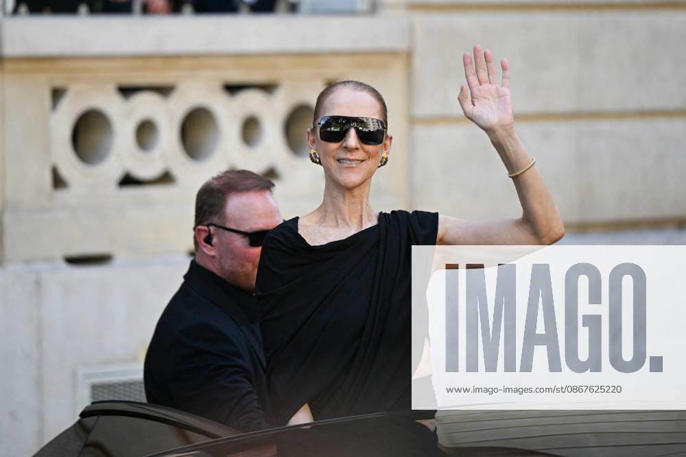 Celine Dion Leaves Her Hotel - Paris Celine Dion spend time with fans before her concert, at hotel Royal Monceau in Paris, France on September 23, 2026. Photo by Lionel Urman ABACAPRESS.COM Patis France