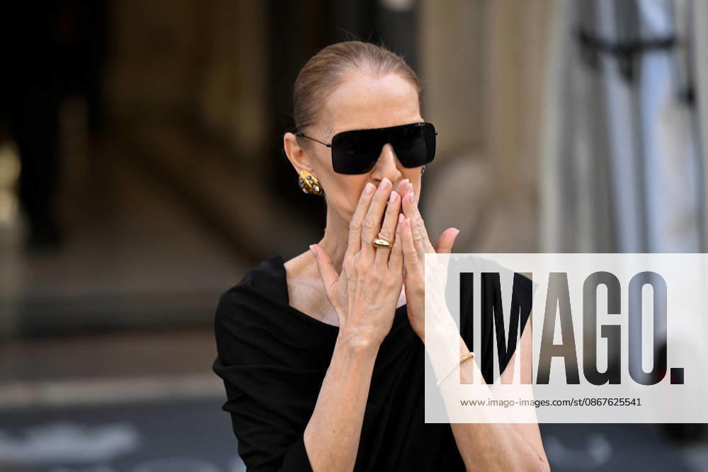 Celine Dion Leaves Her Hotel - Paris Celine Dion spend time with fans before her concert, at hotel Royal Monceau in Paris, France on September 23, 2026. Photo by Lionel Urman ABACAPRESS.COM Paris France