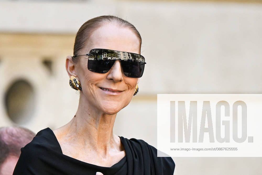 Celine Dion Leaves Her Hotel - Paris Celine Dion spend time with fans before her concert, at hotel Royal Monceau in Paris, France on September 23, 2026. Photo by Lionel Urman ABACAPRESS.COM Paris France
