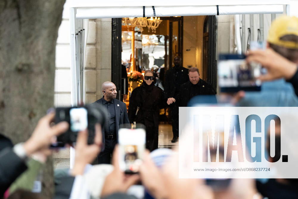 Céline Dion spent some time with her fans at the Royal Monceau Hotel in Paris, France, before heading to the event venue. Céline Dion spends time with fans before going to the venue, the Royal Monceau Hotel in Paris, France 460074 September 30, 2026 PARIS France