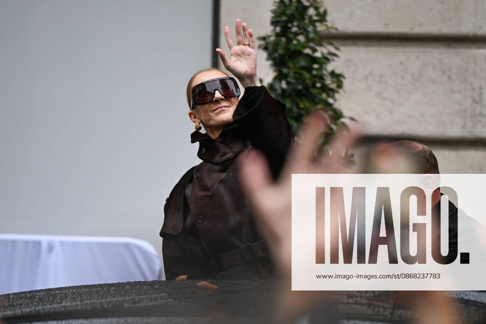 Céline Dion spent some time with her fans at the Royal Monceau Hotel in Paris, France, before heading to the event venue. Céline Dion spends time with fans before going to the venue, the Royal Monceau Hotel in Paris, France 460074 September 30, 2026 PARIS France