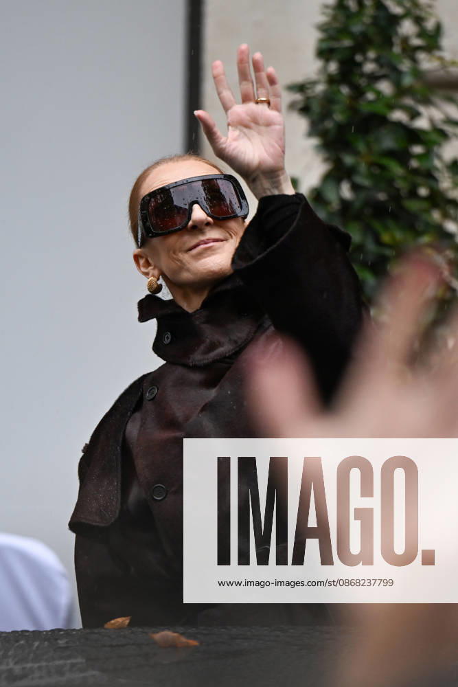 Céline Dion spent some time with her fans at the Royal Monceau Hotel in Paris, France, before heading to the event venue. Céline Dion spends time with fans before going to the venue, the Royal Monceau Hotel in Paris, France 460074 September 30, 2026 PARIS France