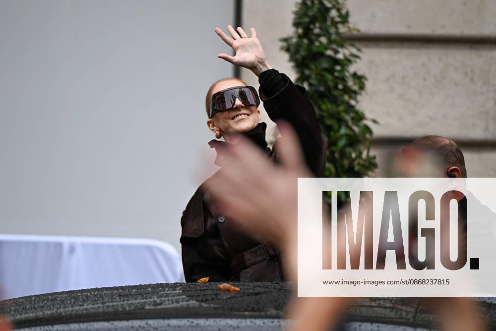 Céline Dion spent some time with her fans at the Royal Monceau Hotel in Paris, France, before heading to the event venue. Céline Dion spends time with fans before going to the venue, the Royal Monceau Hotel in Paris, France 460074 September 30, 2026 PARIS France