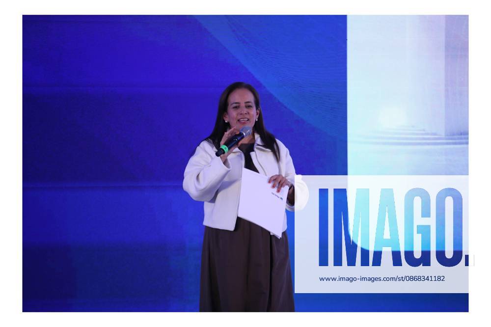 TO-45303 & x2013; Mexico City, October 1, 2026: Grissel R& xe1;mirez, AVP of EB Private at MetLife Mexico, delivers the welcome address at the MetLife forum "Mental Health in the Age of Artificial Intelligence" in Mexico City. Photo: Ian Robles .com.mx - ZUMAcs4_ 20261001_faa_cs4_096
