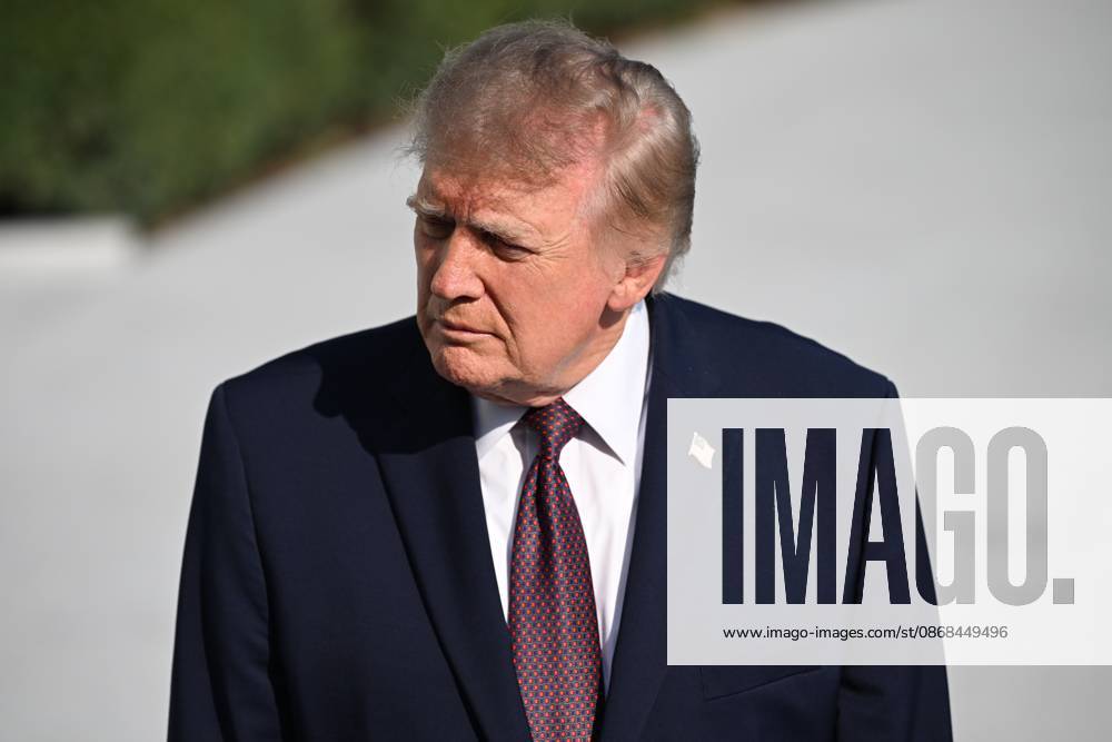 U.S. President Donald Trump talks to the media before boarding Marine One on the South Lawn of the White House in Washington, DC, United States, on October 2, 2026. Washington USA - ZUMAs197 20261002_aaa_s197_271