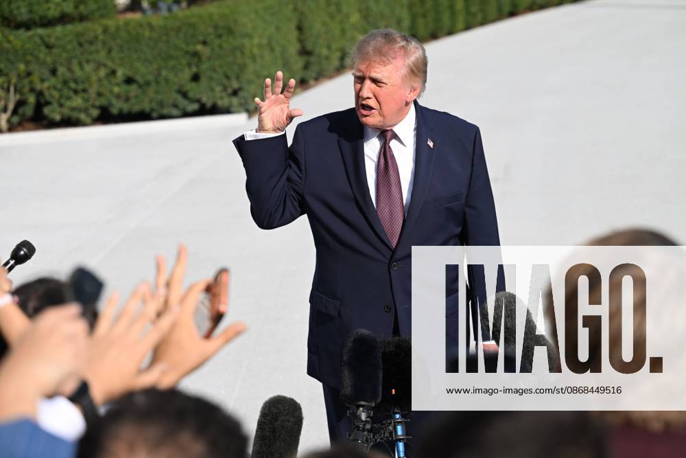 U.S. President Donald Trump talks to the media before boarding Marine One on the South Lawn of the White House in Washington, DC, United States, on October 2, 2026. Washington USA - ZUMAs197 20261002_aaa_s197_270
