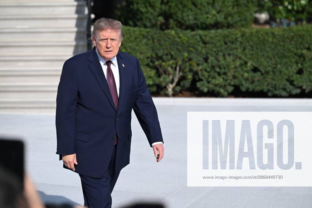 U.S. President Donald Trump talks to the media before boarding Marine One on the South Lawn of the White House in Washington, DC, United States, on October 2, 2026. Washington USA - ZUMAs197 20261002_aaa_s197_282