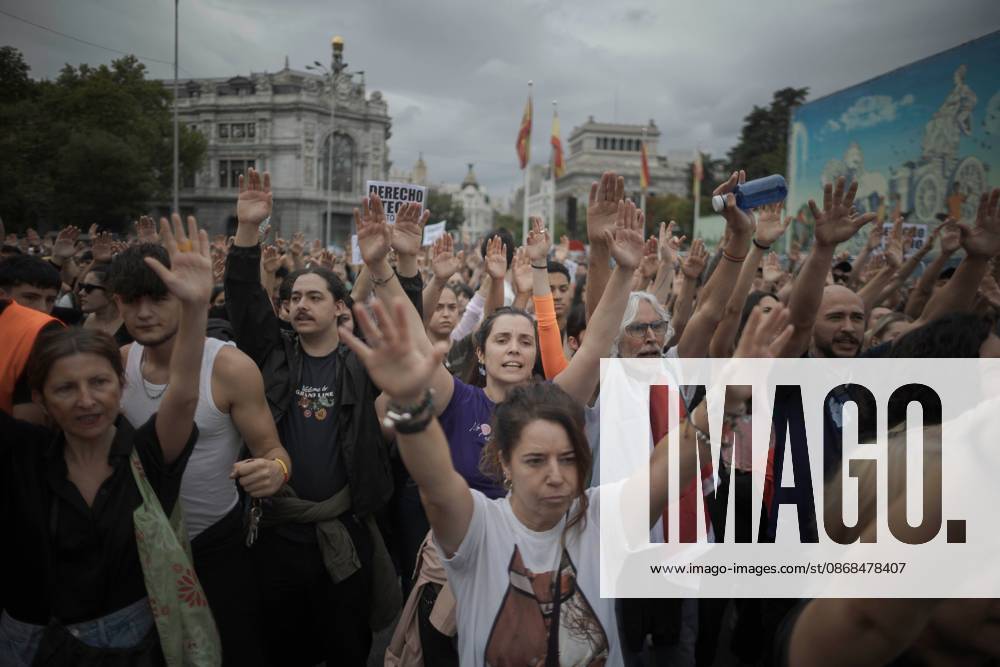MADRID, SPAIN †OCTOBER 3, 2026: Tens of thousands of people took part in a housing rights demonstration in Madrid organized by the Madrid Tenants Union, which called for a general strike across Spain until measures against real estate speculation in Madrid are approved. The march came one week after a large protest encampment began at Puerta del Sol. The encampment prompted the government to approve two decrees containing housing measures demanded by activists, although Parliament rejected the measures the previous Friday. Demonstrators marched through Madrid as part of the ongoing campaign over housing rights and measures addressing real estate speculation. Madrid Spain - ZUMAq101 20261003_zna_q101_104