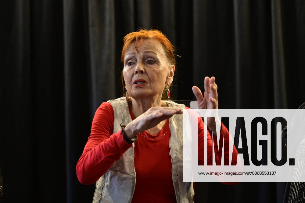 Sibylle Kuhne bei der Gesprächsrunde: rüber kommen - Ost-West-Kunstgespräche im Salon-Format - eine Hommage an Ida Dehmel im Literaturhaus Alte Synagoge. Görlitz