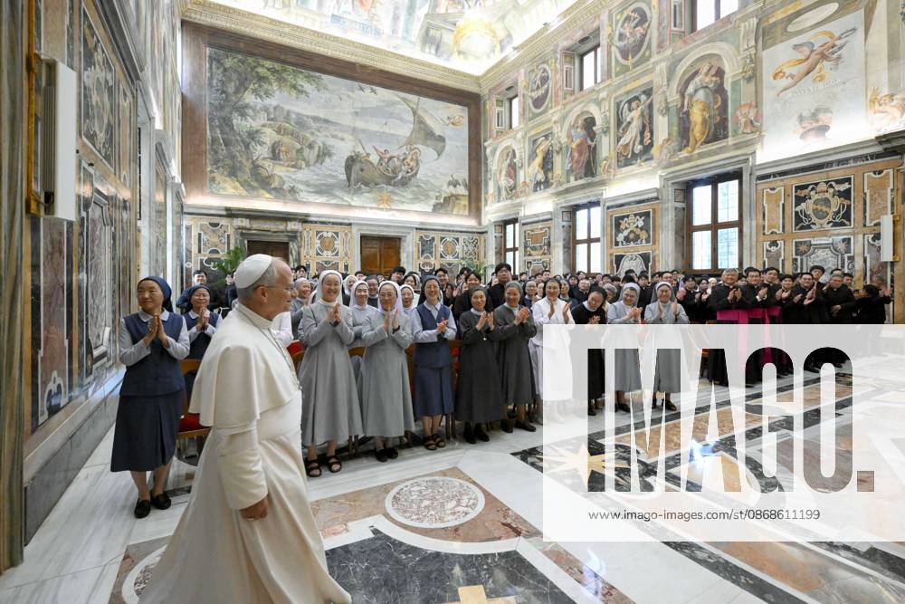 IPA89331628 - Italy, Rome, Vatican, October 5, 2026 Pope Leo XIV receives priests and religious sisters from Korea residing in Rome during a private audience at the Vatican. Photo by VATICAN MEDIA Catholic Press Photo