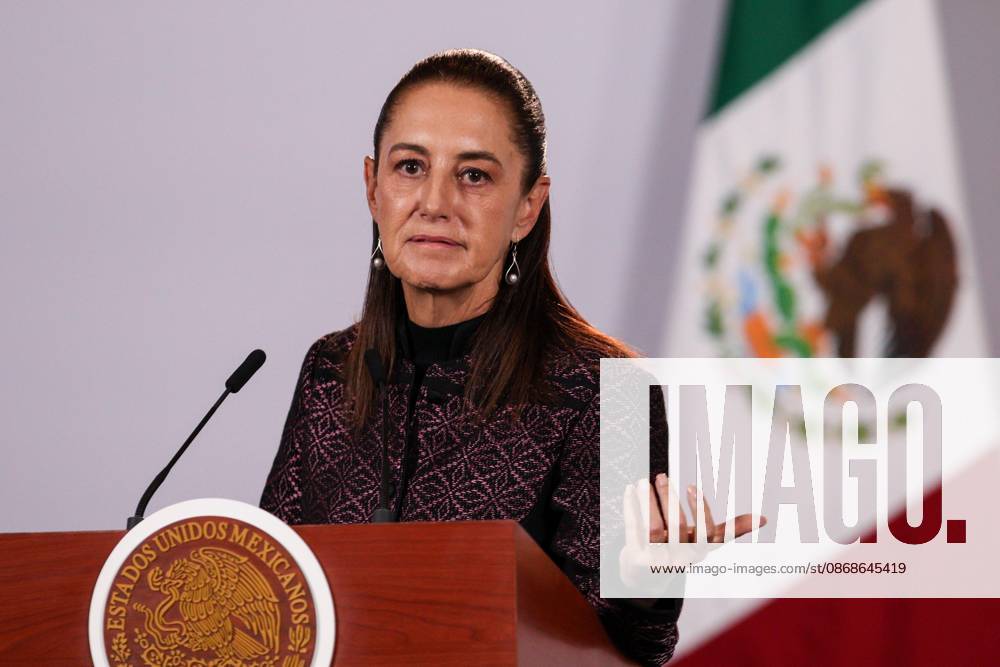 TO-45353- Ciudad de M& xe9;xico. 2026-10 -05. Claudia Sheinbaum Pardo, President of Mexico, during the daily morning press conference in the Treasury Room of the National Palace in Mexico City. Alejandro God& xcd;nez Clasos.com.mx - ZUMAcs4_ 20261005_faa_cs4_026
