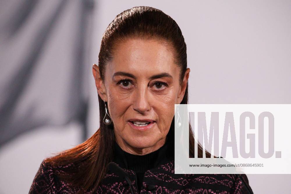 TO-45353- Ciudad de M& xe9;xico. 2026-10 -05. Claudia Sheinbaum Pardo, President of Mexico, during the daily morning press conference in the Treasury Room of the National Palace in Mexico City. Alejandro God& xcd;nez Clasos.com.mx - ZUMAcs4_ 20261005_faa_cs4_053