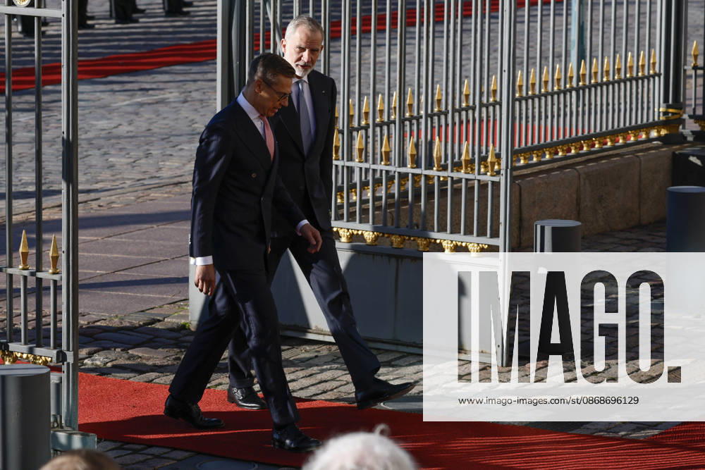 King of Spain Felipe VI (R) and and Finnish President Alexander Stubb (L) upon their arrival at the Presidential Palace for the welcome ceremony as part of the Spanish king and queen s state visit to Finland in Helsinki, Finland, 06 October 2026. Spanish King and Queen visit Finland !ACHTUNG: NUR REDAKTIONELLE NUTZUNG!