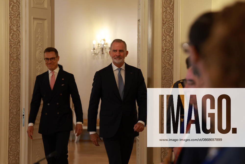 President ALEXANDER STUBB and his spouse SUZANNE INNES-STUBB welcome King FELIPE VI and Queen LETIZIA of Spain during the official welcoming ceremony marking the start of the royal couple s state visit to strengthen bilateral relations. Espoo Finland - ZUMAt172 20261006_zip_t172_028