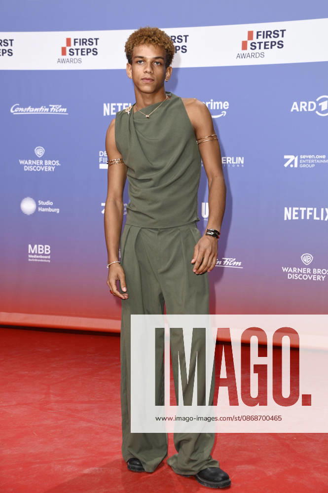 Salimou Thiam bei der 27. Verleihung der First Steps Awards 2026 im Theater des Westens. Berlin