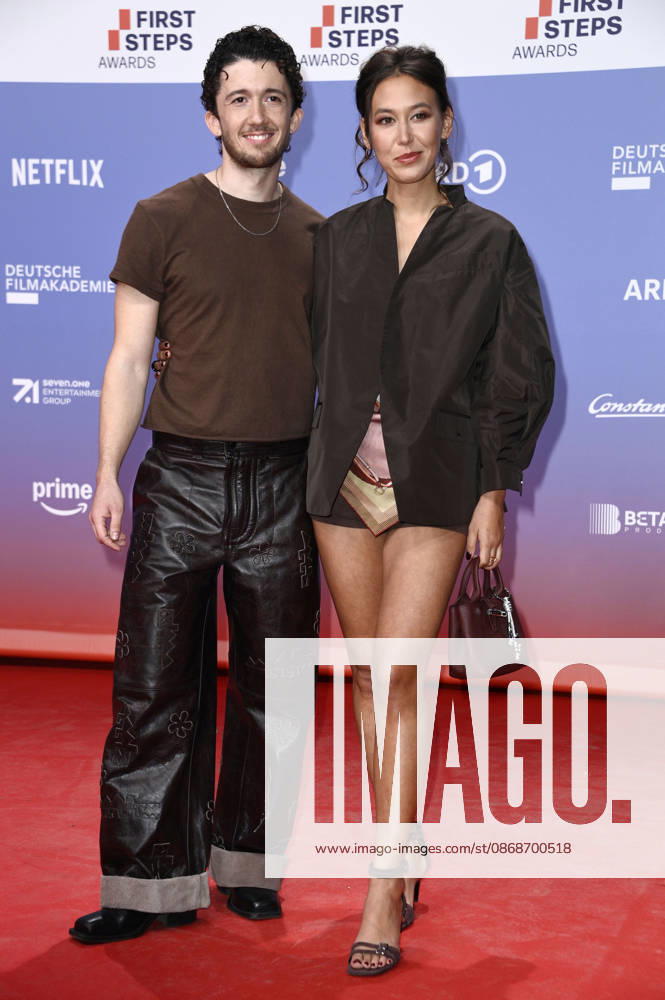 Maximilian Mundt und Malaya Stern Takeda bei der 27. Verleihung der First Steps Awards 2026 im Theater des Westens. Berlin