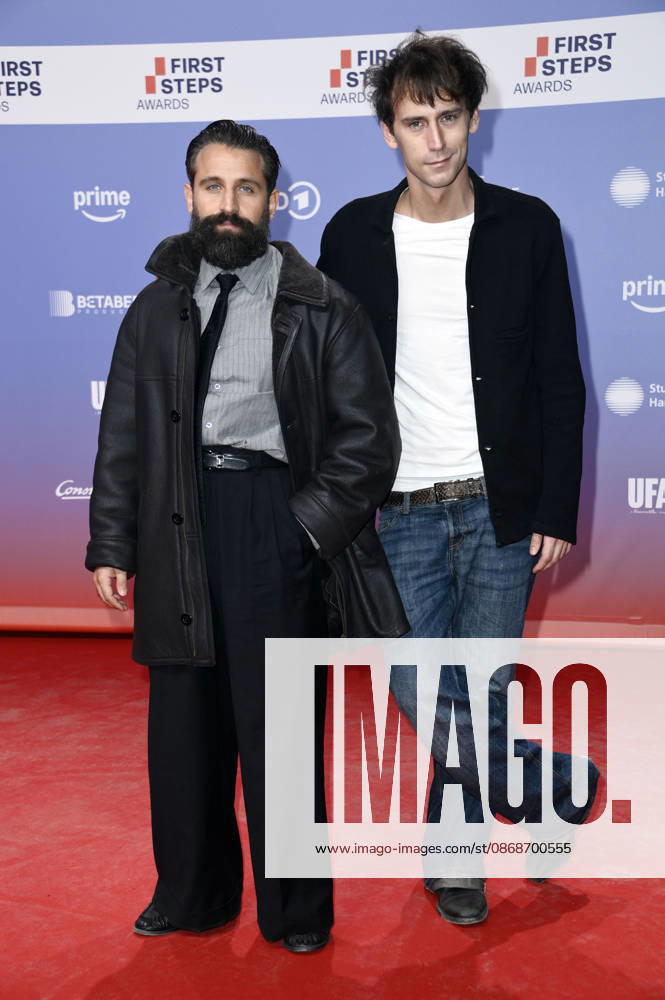 Arman Kashani und Oskar Belton bei der 27. Verleihung der First Steps Awards 2026 im Theater des Westens. Berlin