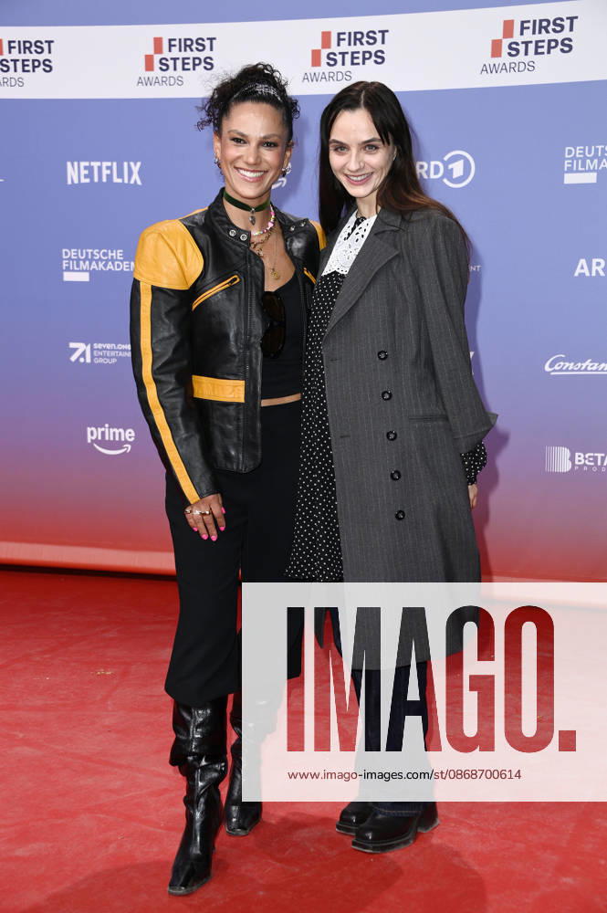 Amal Keller und Laura Balzer bei der 27. Verleihung der First Steps Awards 2026 im Theater des Westens. Berlin