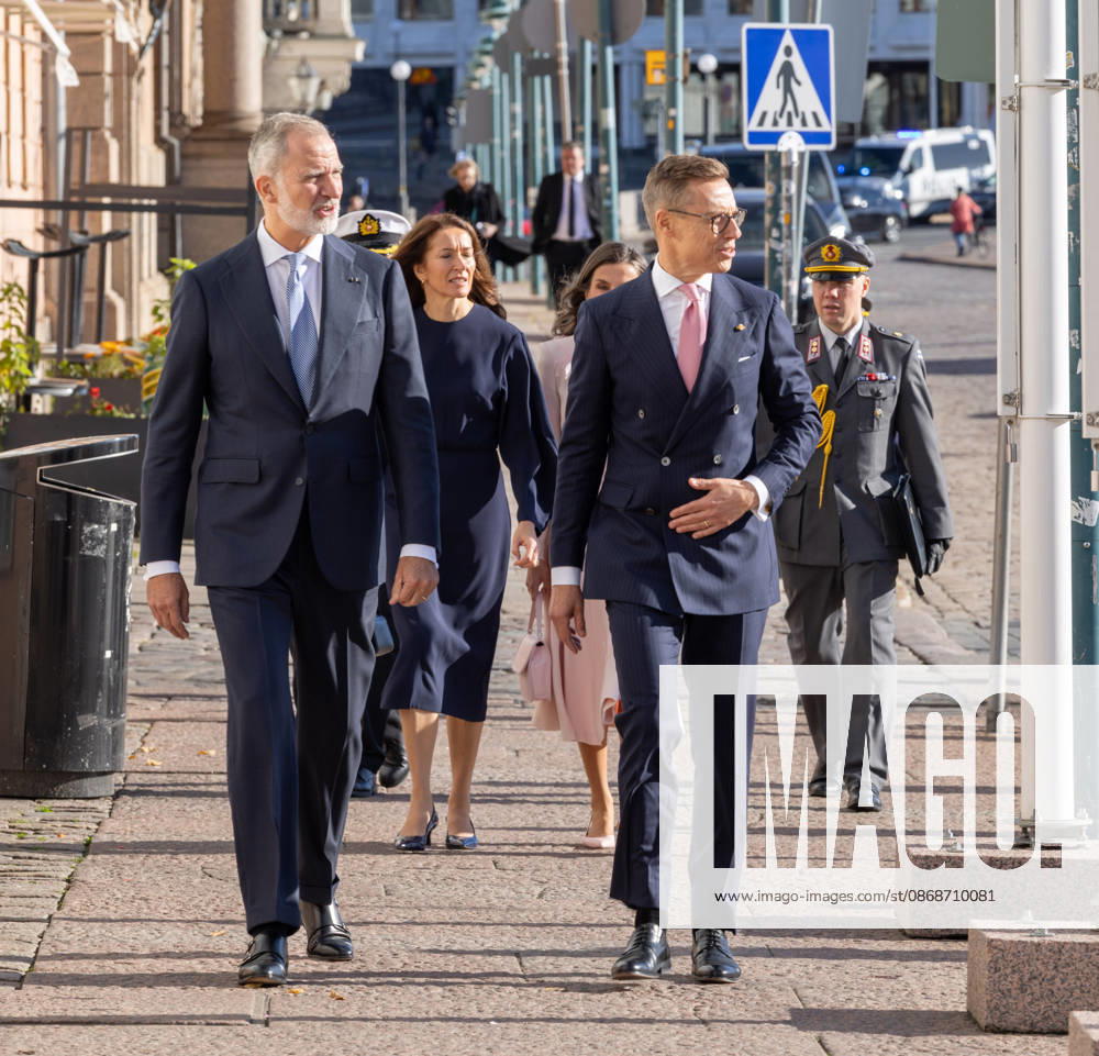 King Felipe VI, Alexander Stubb, Spain, Finland, Helsinki, Pohjoisesplanadi, Helsinki City Hall, state visit, Spanish royal family, president, diplomacy, walking, kuningas Felipe VI, Espanja, Suomi, Helsingin kaupungintalo, valtiovierailu, Espanjan kuningasperhe, presidentti, diplomatia, kavely Helsinki Finland - ZUMAt172 20261006_zip_t172_038